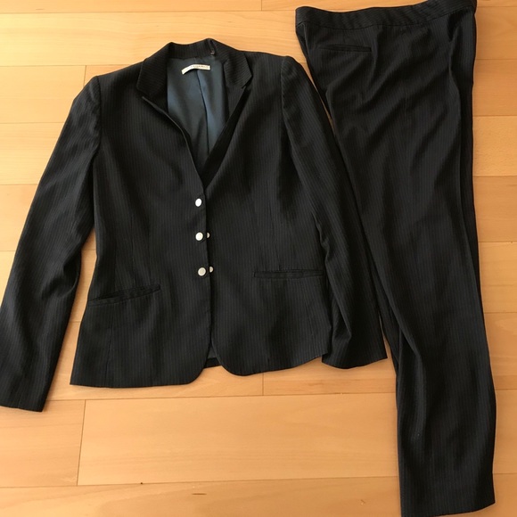 Tahari Jackets & Blazers - Tahari petite suit Tahari Jackets & Blazers - Tahari petite suit
